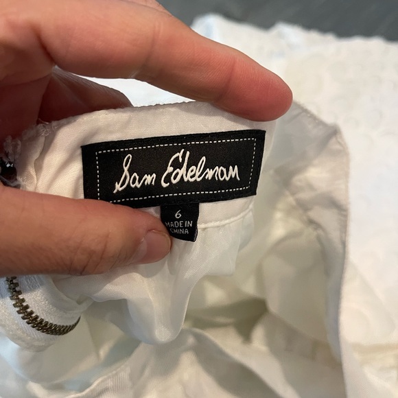 Gorgeous white skirt (on right) - Picture 8 of 8